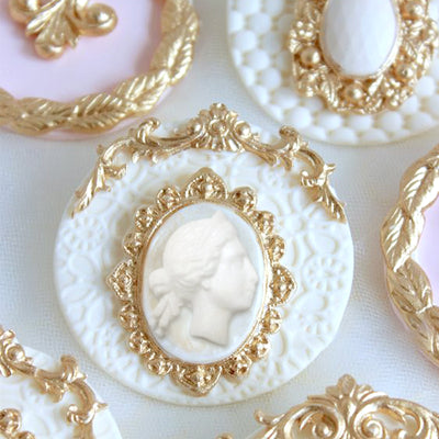 Cameo Flourish Silicone Mold 5-Cavity 7.6x4.3x0.5 Inches
