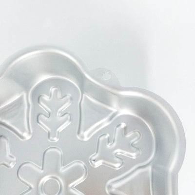 Large Snowflake Metal Baking Pan 8.9inch